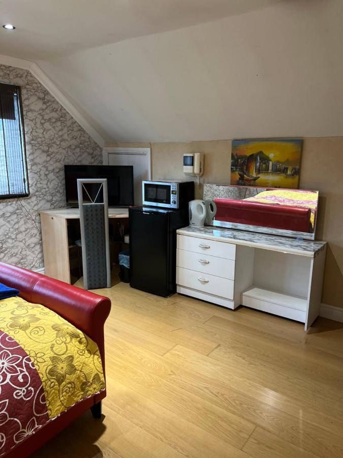 The Caduceus- Residence Chertsey Ngoại thất bức ảnh